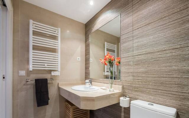 Spain Select San Joaquin Apartments