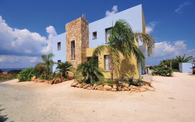 Nice Home in Pegia-paphos With Wifi and 4 Bedrooms