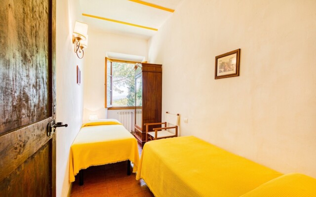 Montignano With Shared Pool