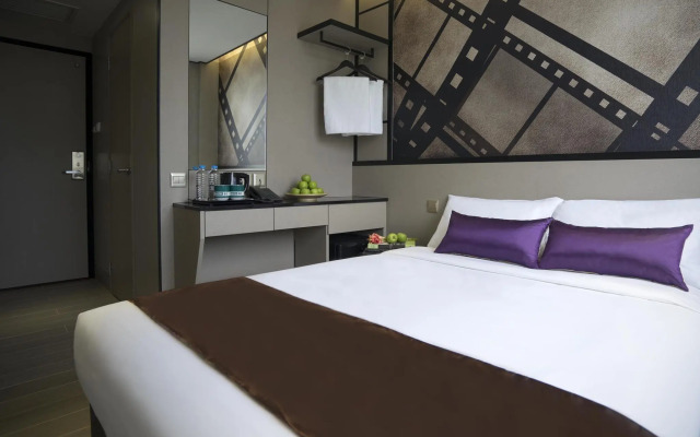 Hotel 81 Premier Hollywood
