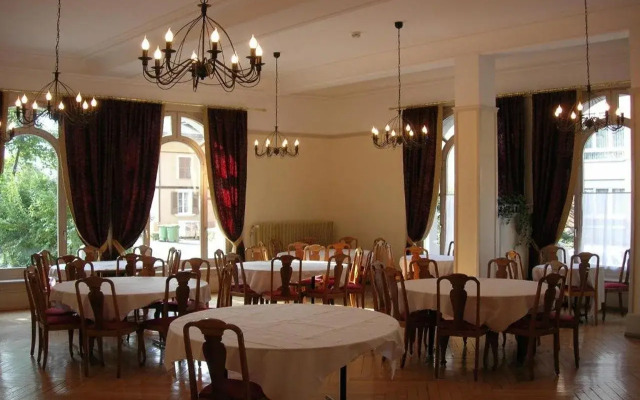 Carlton-Europe Vintage Adults Hotel