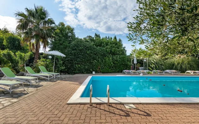 Attractive Apartment in Loano With Garden