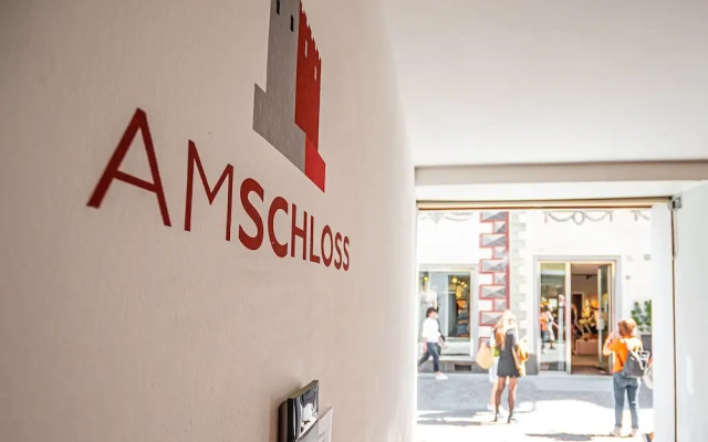 Am Schloss Guest House