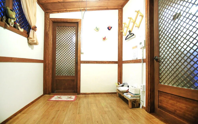 Jeonju Mongyuhwawon Hanok Stay