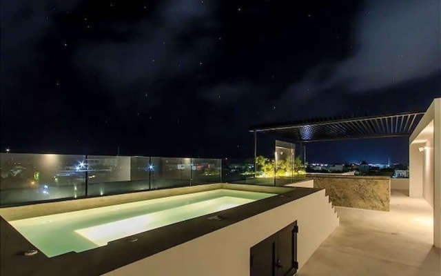 Anah Suites Dowtown Luxury Condo