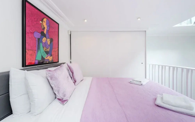 Distinctive apartment for 3 with mezz