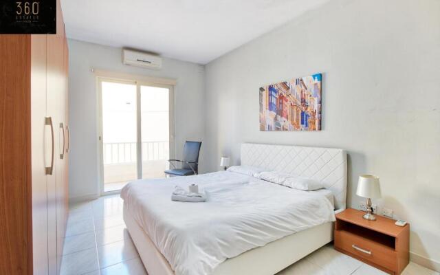 Seafront Sliema - Spacious 3BR opposite beach - AC by 360 Estates