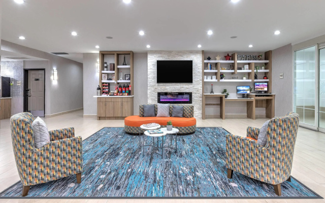 La Quinta Inn & Suites by Wyndham Paris