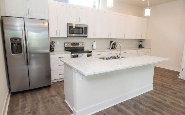 Modern 3 Bed Smarthome in Heart of Tampa