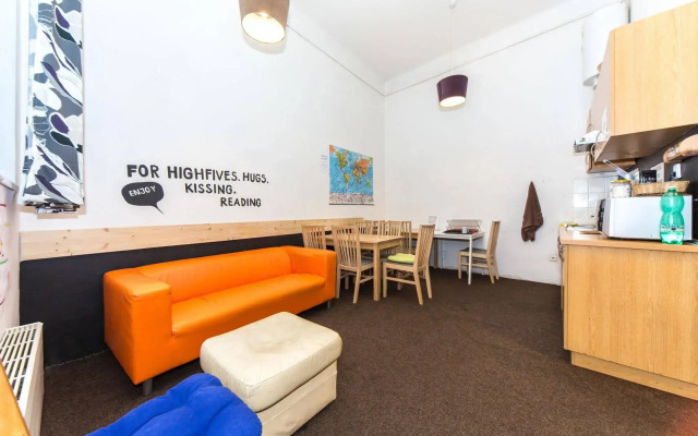 Hostel Orange