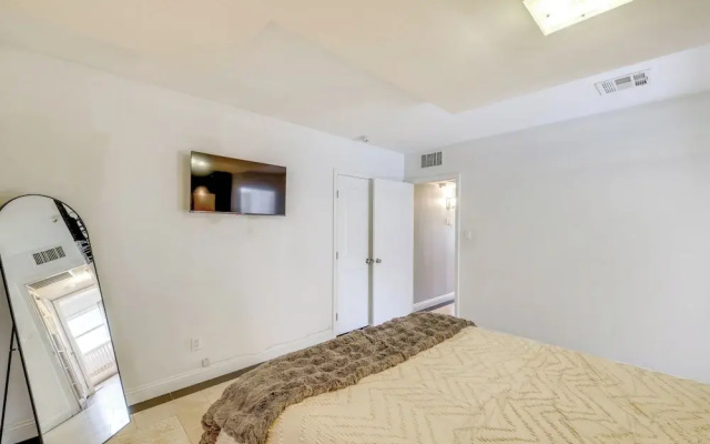 8 Mi to Dtwn: Pet-friendly Phoenix Home!