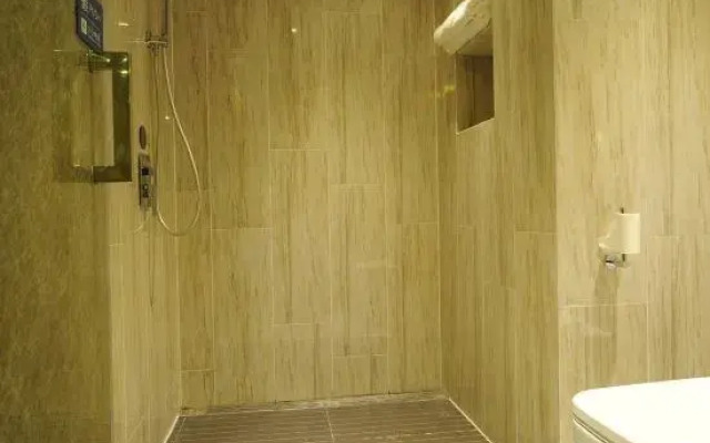 Cassidy Changxiang Hotel