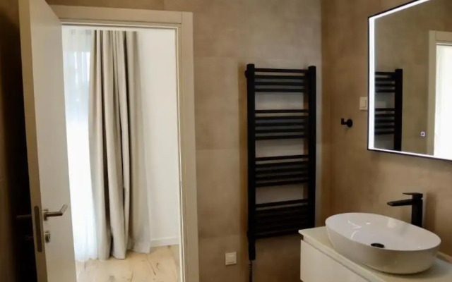 Sunset Villa Aves With Pool, Gym and Sauna