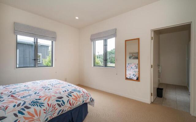 Hosts on the Coast Tee Time