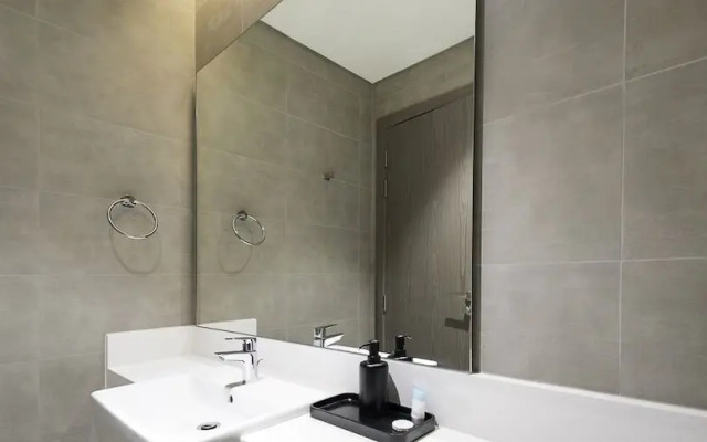 LUX  Burj Khalifa Lagoon View Suite 2