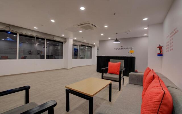 Oyo Townhouse 114 Eureka Grand