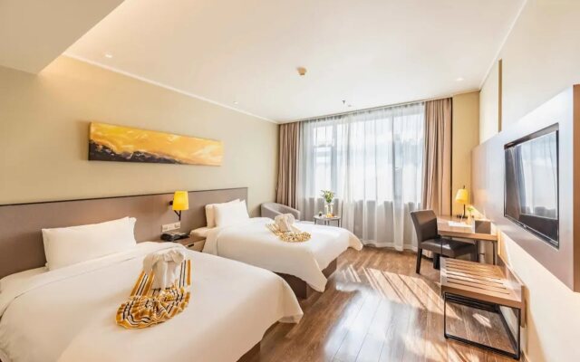Home Inn Plus (Dalian Development Zone Jinma Road Wanda Plaza)