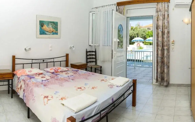 Anna's Studios & Apartments