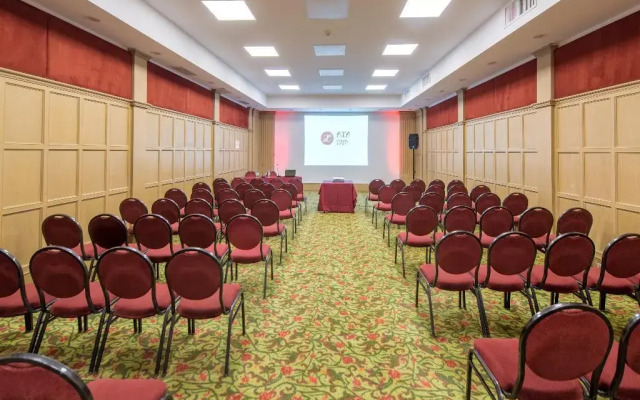 Exe Hotel Colón