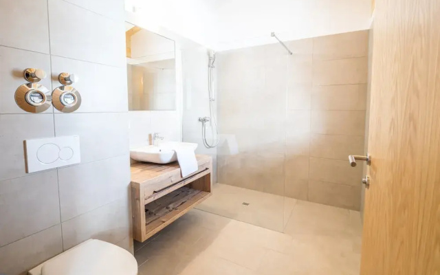 Apartment in Katschberghohe With Views