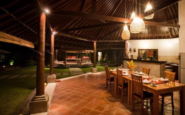 The Junno Villa