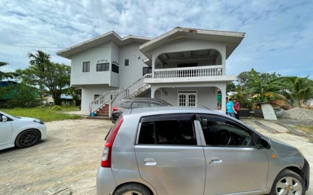 Anique Hoemstay by Oyo Rooms