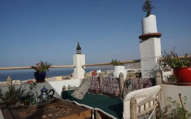 1001 Nights Surf Hostel