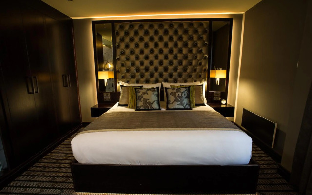 Mondo Hotel