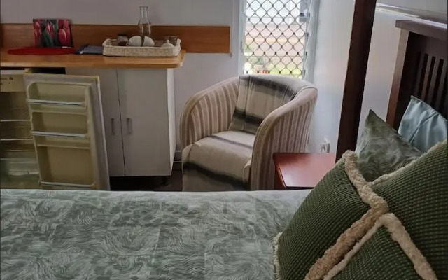 Room-cozy Room With Separate Entrance an