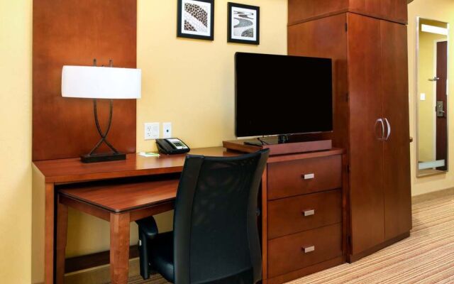 Courtyard Homestead Marriott