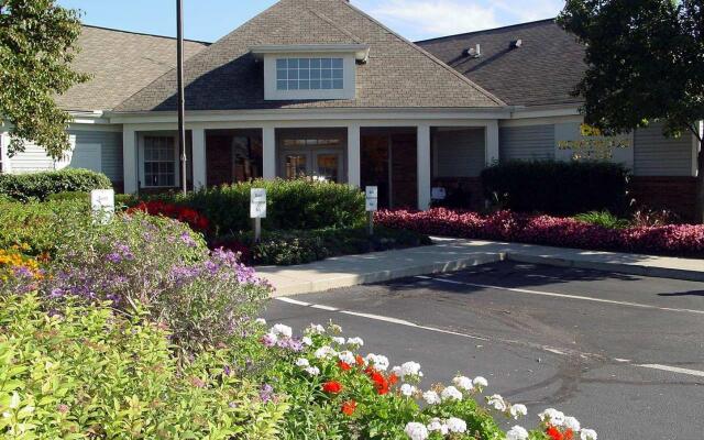 Staybridge Suites Columbus - Worthington
