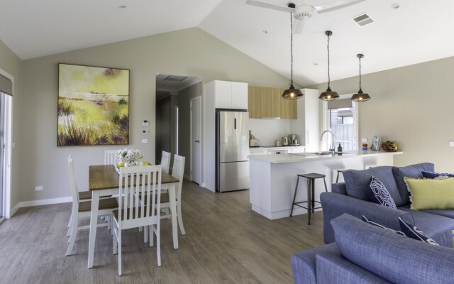 Summer Home - Our Place at Bright