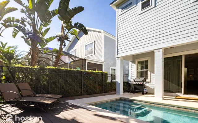 Amazing Beach House Near the Parks