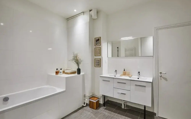 Sublime Apartment in the Heart of Paris