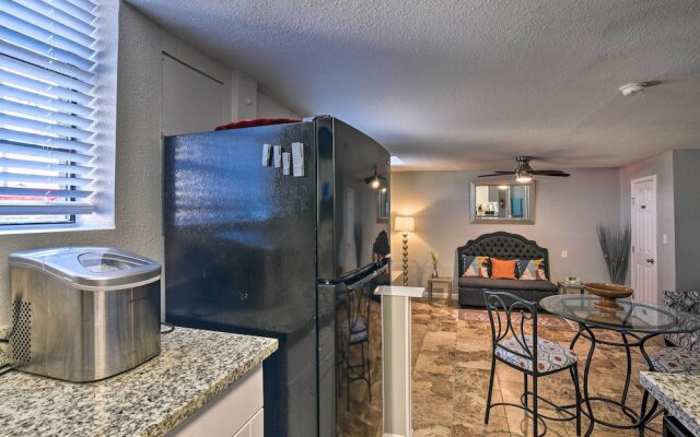 Romantic Apt: Private Patio & Shared Hot Tub!