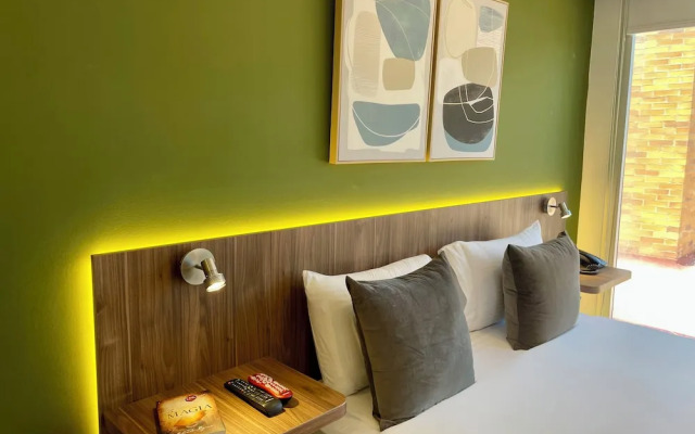 122 Plaza Aparta Hotel