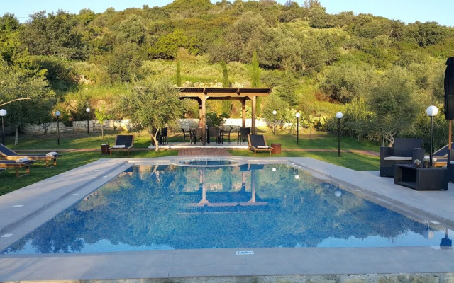 Nostos Villa - 50 m2 pool 2 km from the Beach