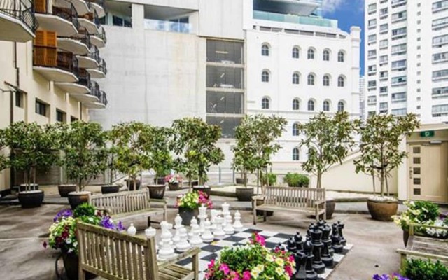 Beautiful Apartment With Patio