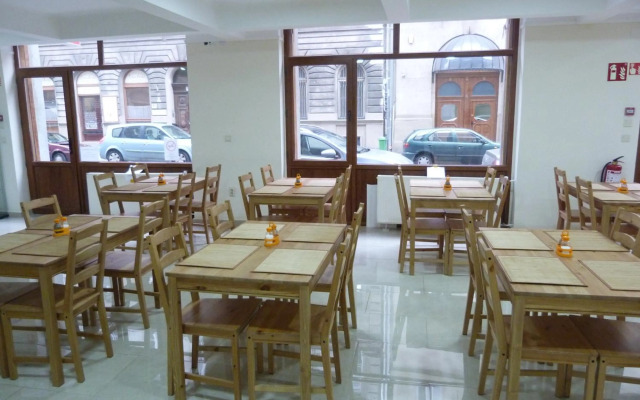 Center Hostel and Guest House