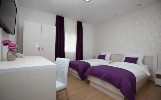 Rooms Ino