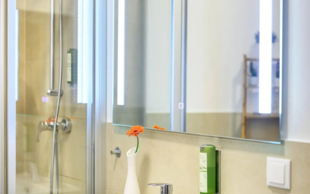 Jimmy's Apartments Dandelion