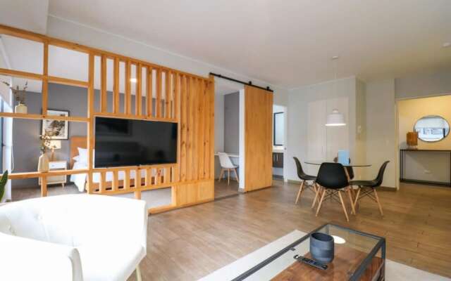 w Astounding 2BR in Miraflores