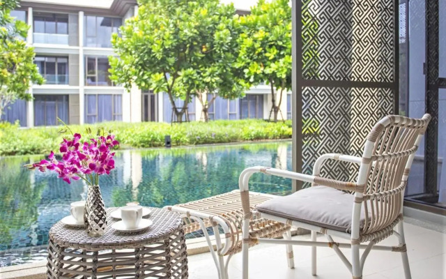 Luxury Oceanfront_pool access apartment