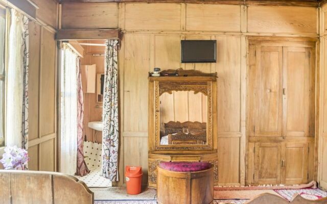 GuestHouser 1 BR Houseboat 1fda