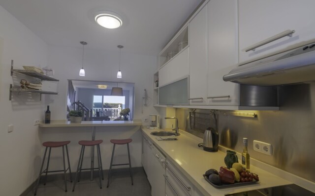 Frontline Duplex With Paradisiacal Views