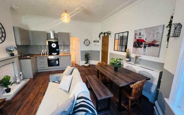 Stunning Apartment Sleeps up to 4 in Blackpool