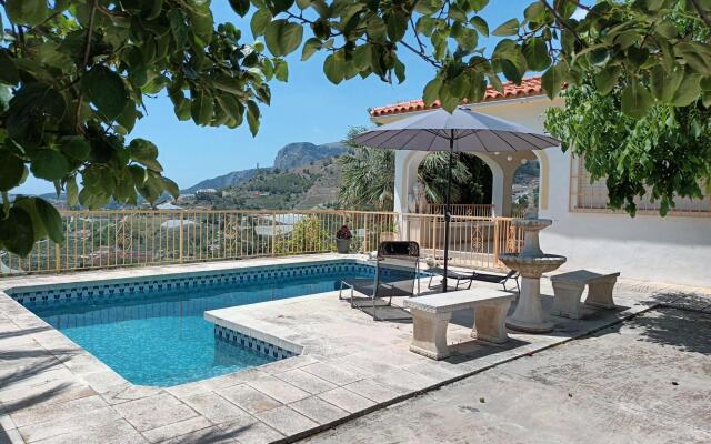 Delightful Holiday Home in Callosa d' Ensarria With Pool