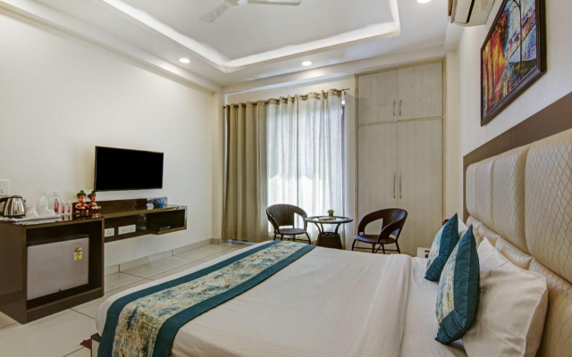 FabHotel Noida Suites Sector 20