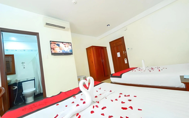 Golden River Hotel