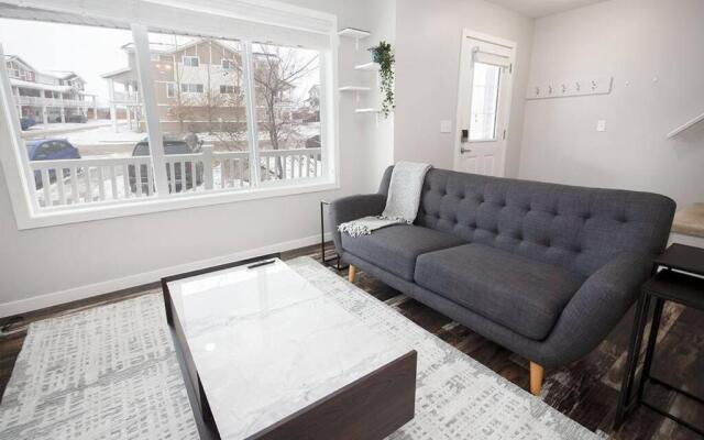 Beautiful South Winnipeg 4 Bdrm 2 Bath Townhouse